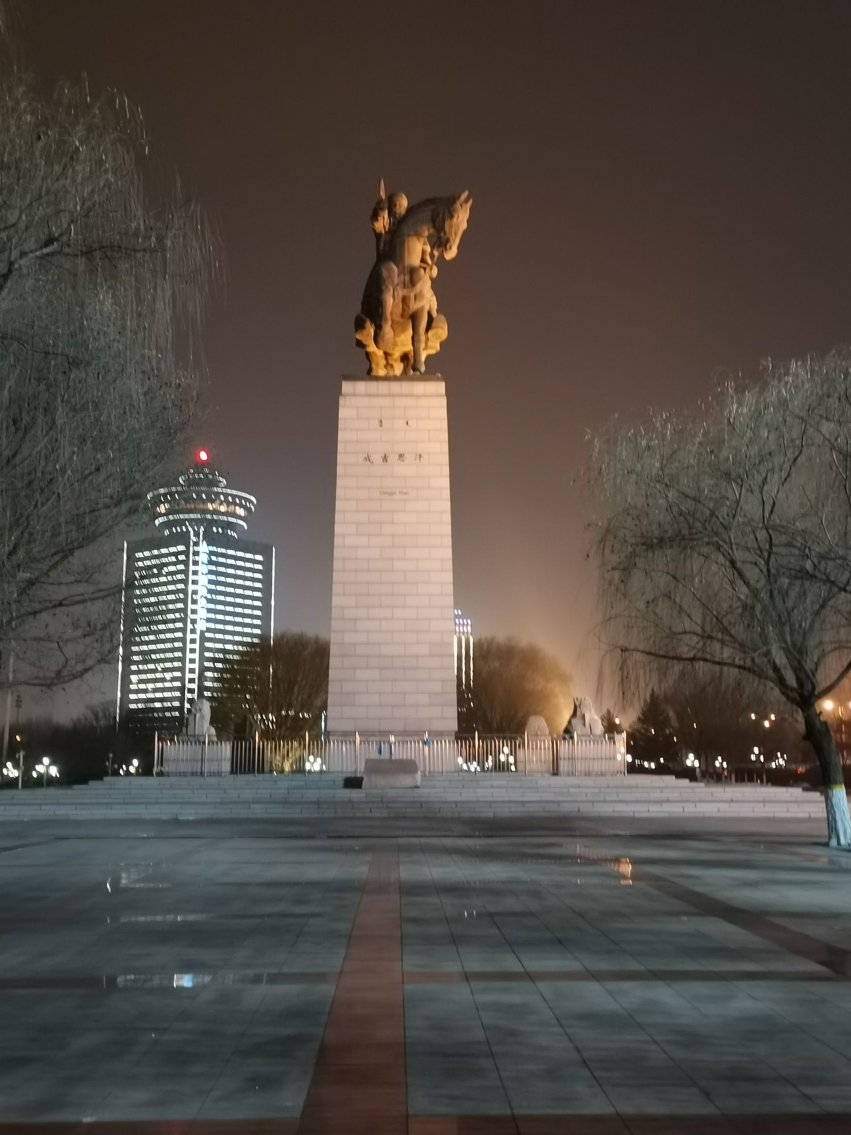 成吉思汗广场旅行图片 1