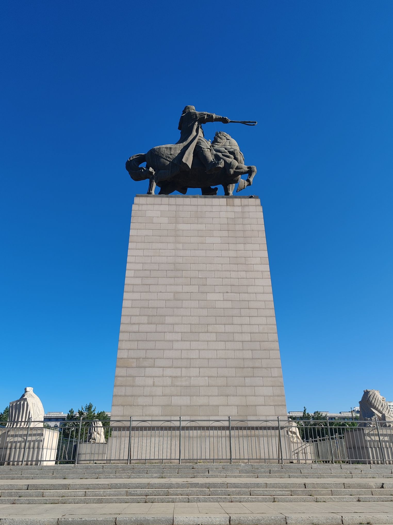 成吉思汗广场旅行图片 1