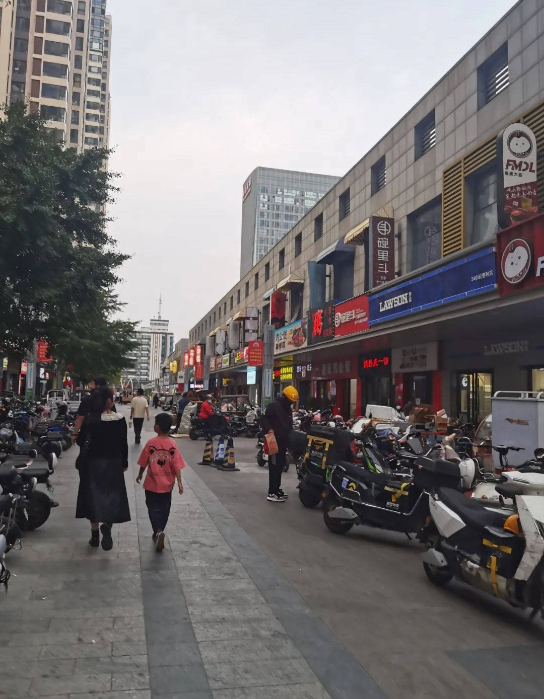 新华广场旅行图片 3
