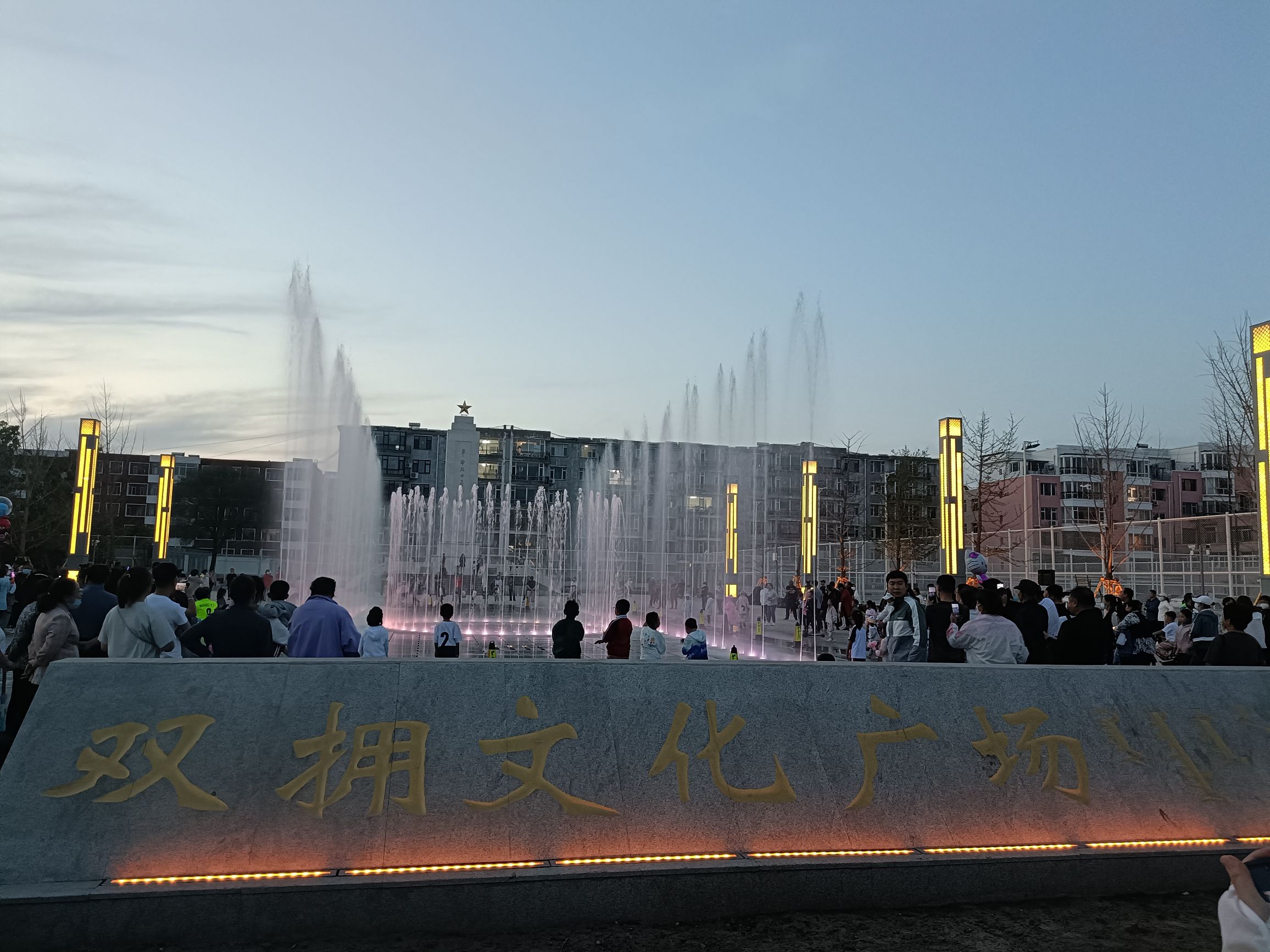 甘旗卡人民广场旅行图片 1