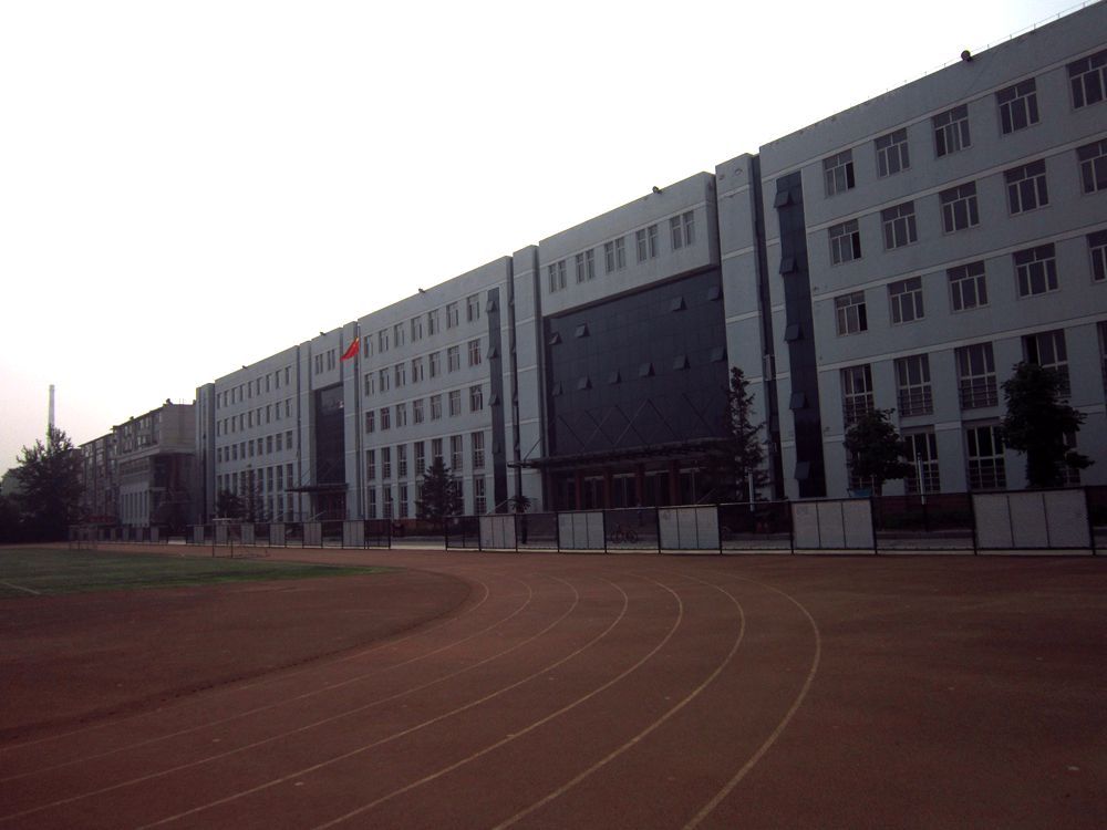 赤峰四中