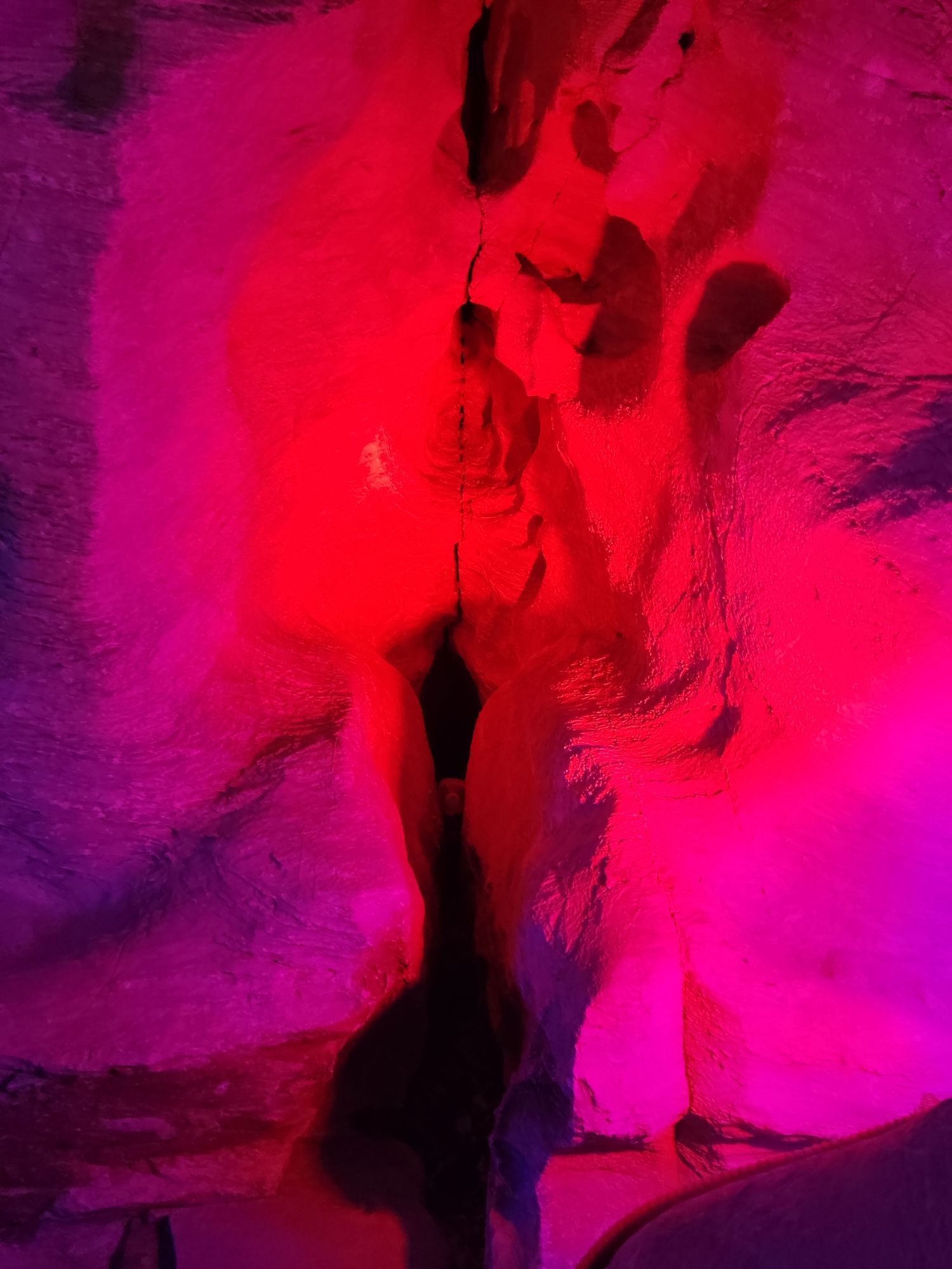 月牙山溶洞旅行图片 2