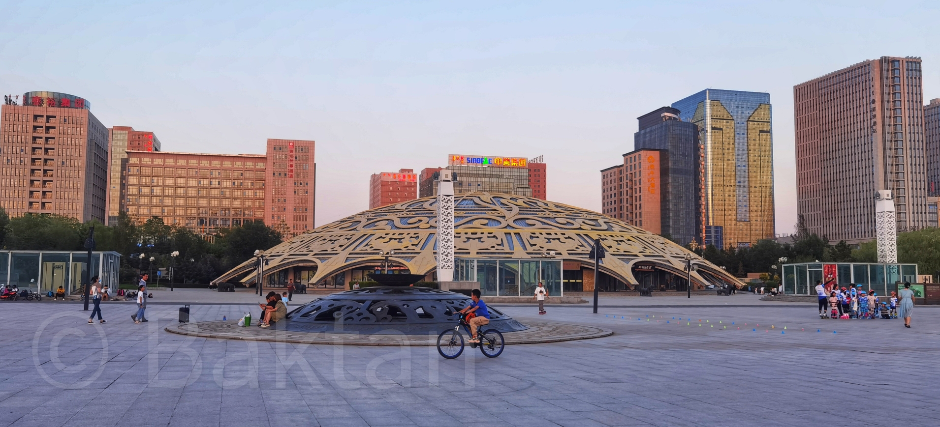 鄂尔多斯青铜文化广场旅行图片 1