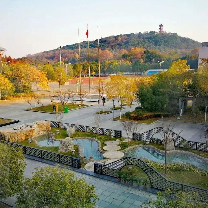 无锡市青山高级中学(惠河路)