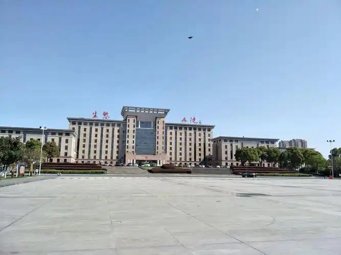 丹徒新区广场旅行图片 1