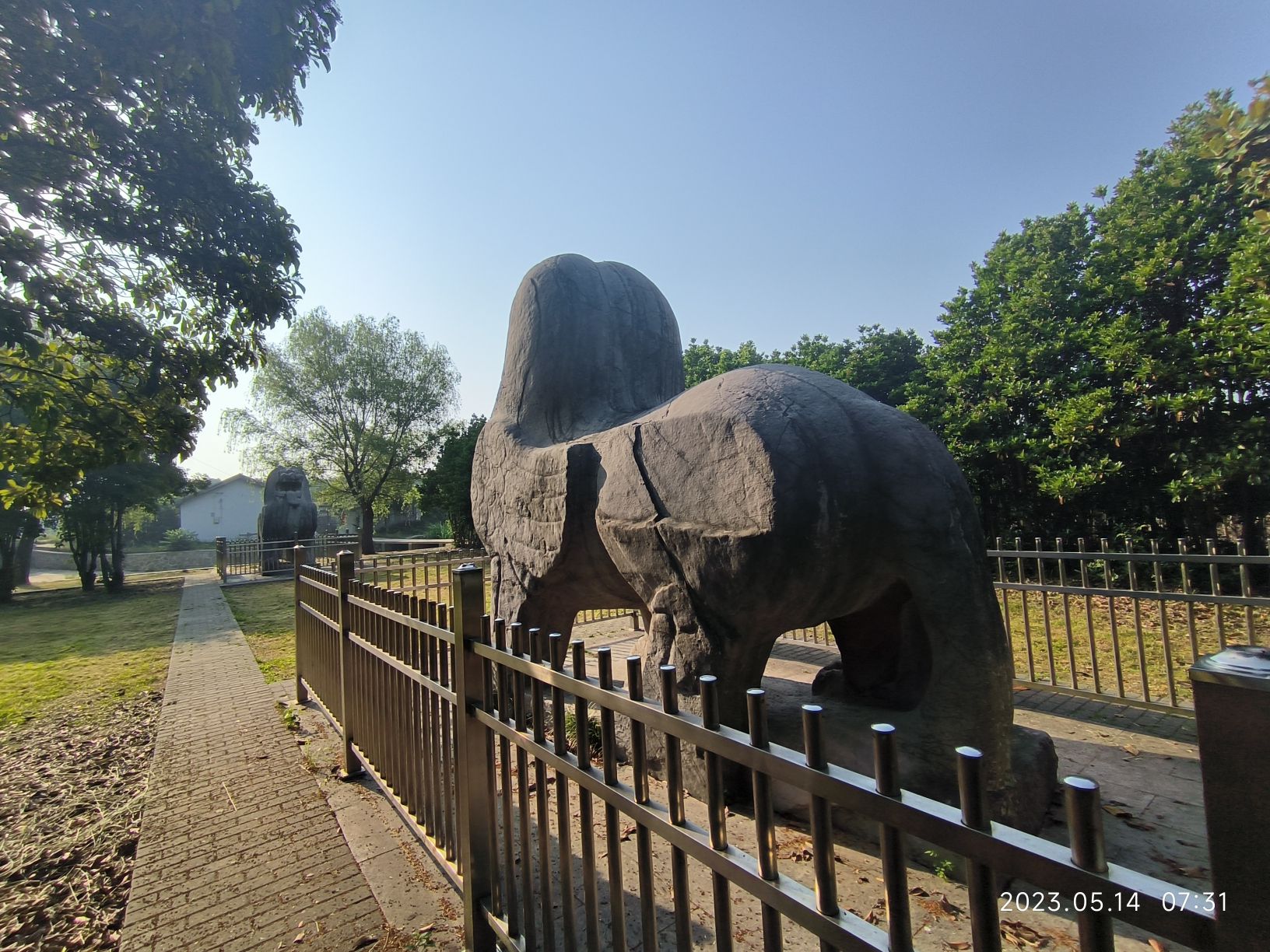 南朝梁南康简王萧绩墓石刻旅行图片 3