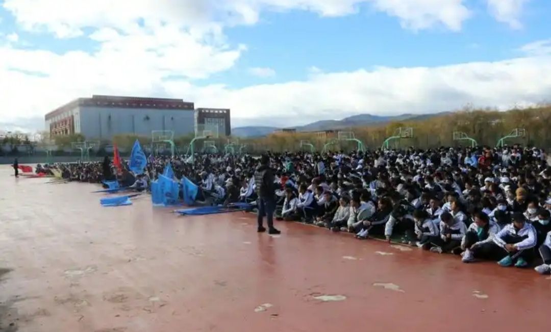 迪庆藏族自治州藏文中学
