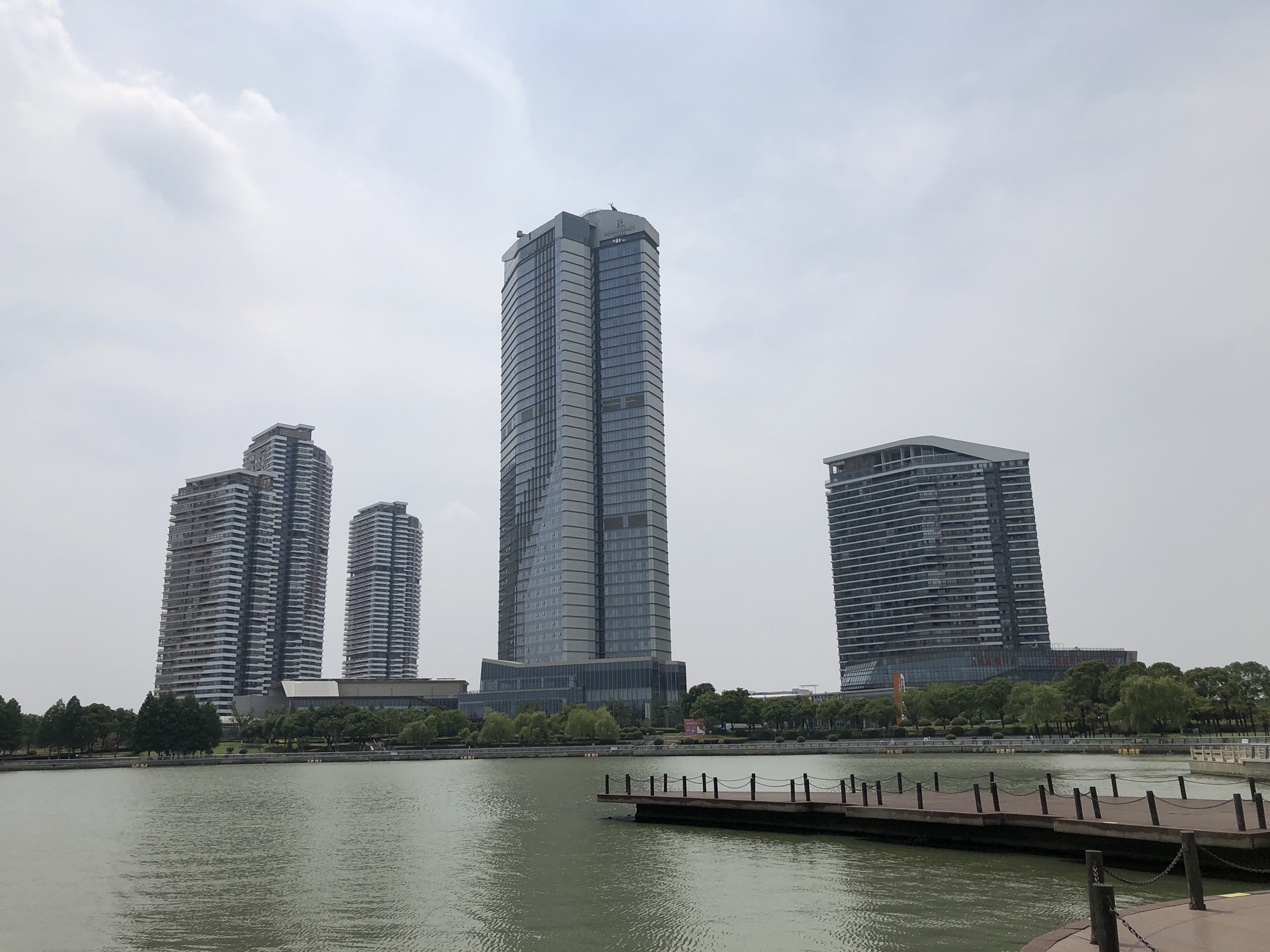 揽月湾广场旅行图片 3