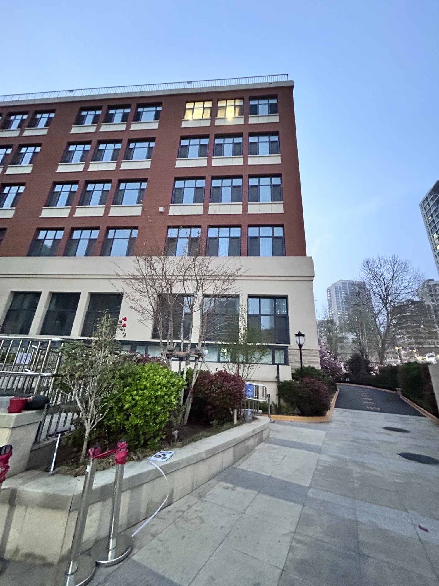 青岛镇江路小学