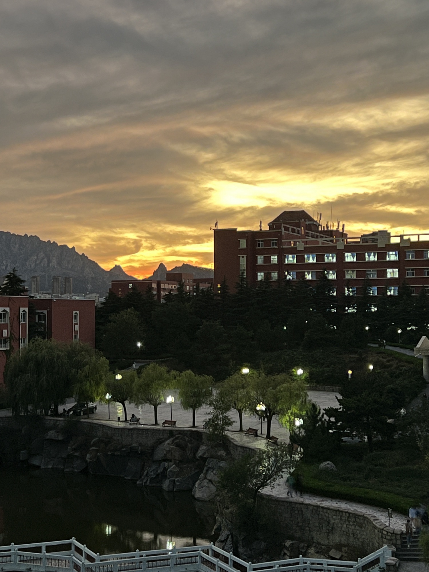 青岛滨海学院