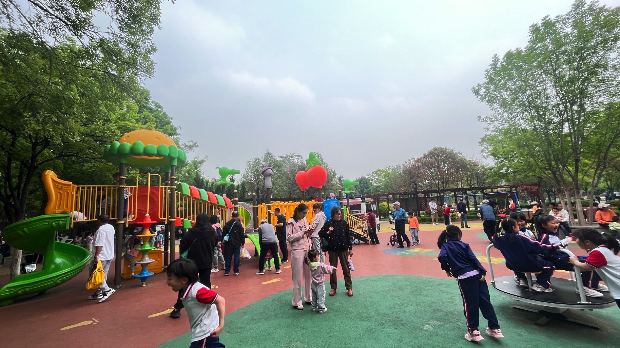 莲池法治文化公园旅行图片 1