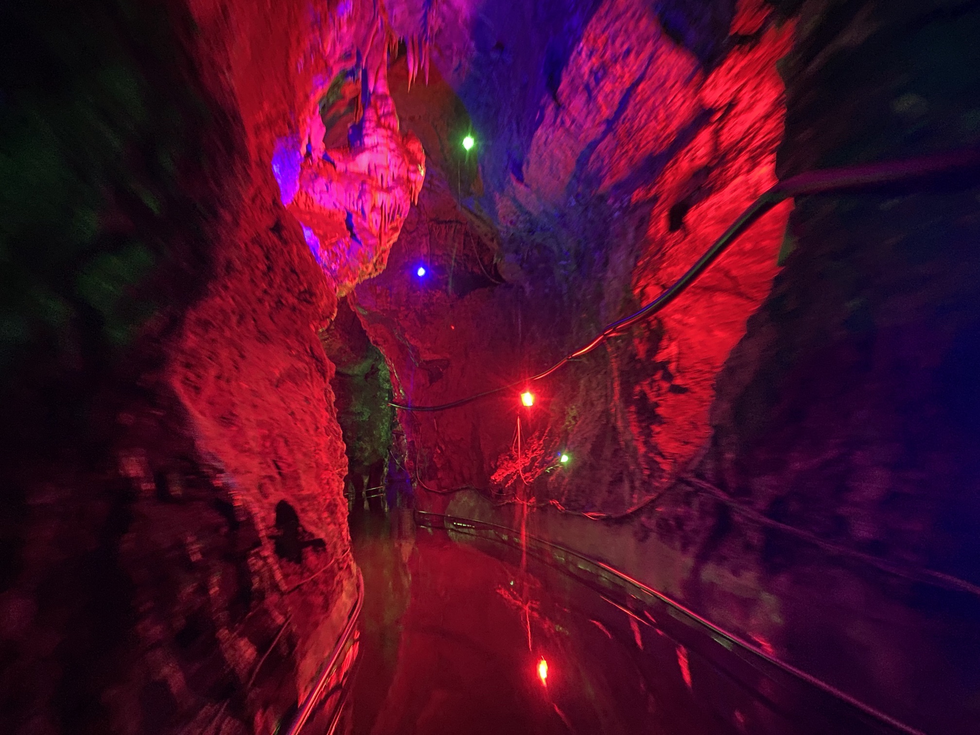 灵芝洞旅行图片 3