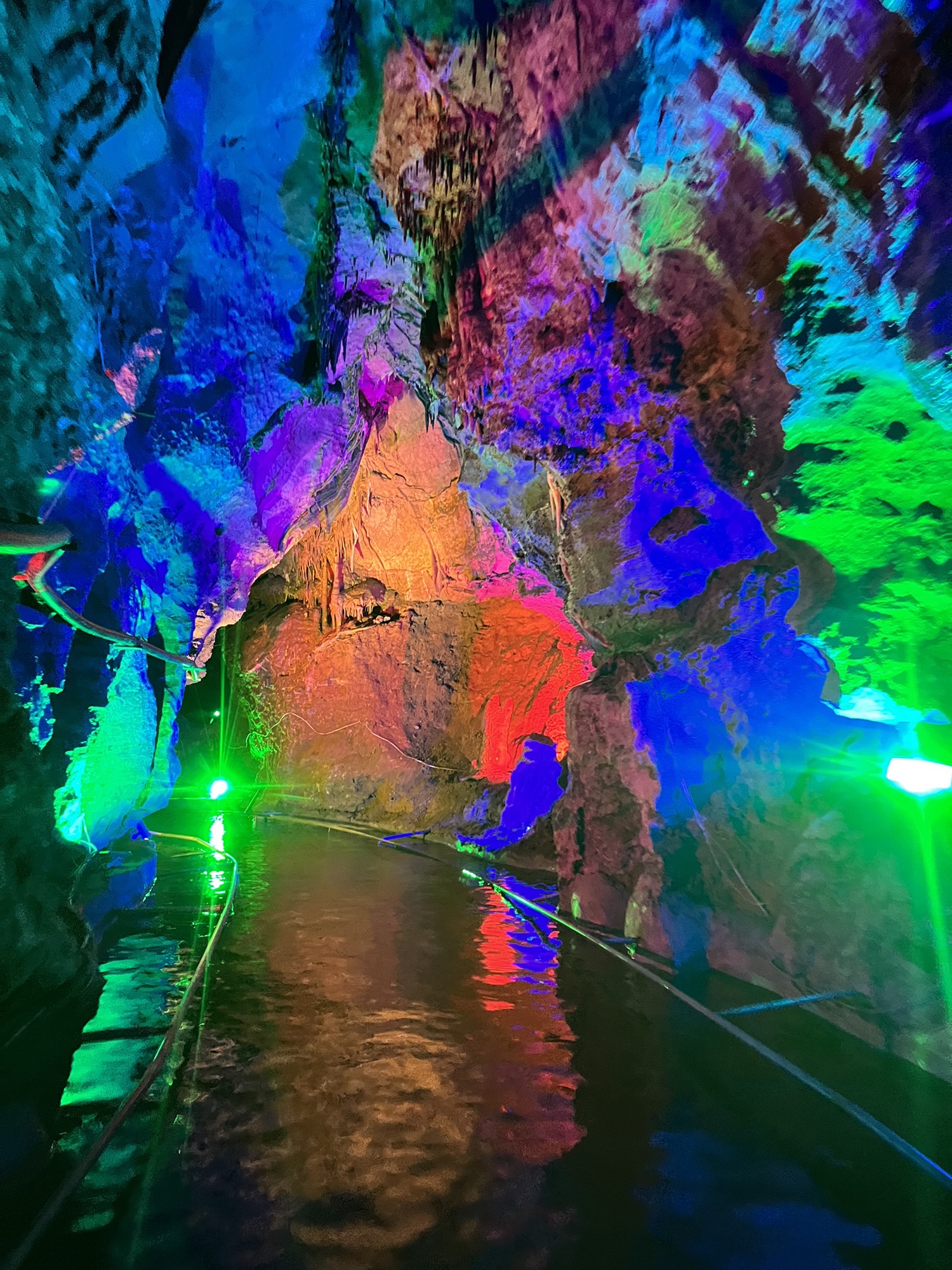 灵芝洞旅行图片 3