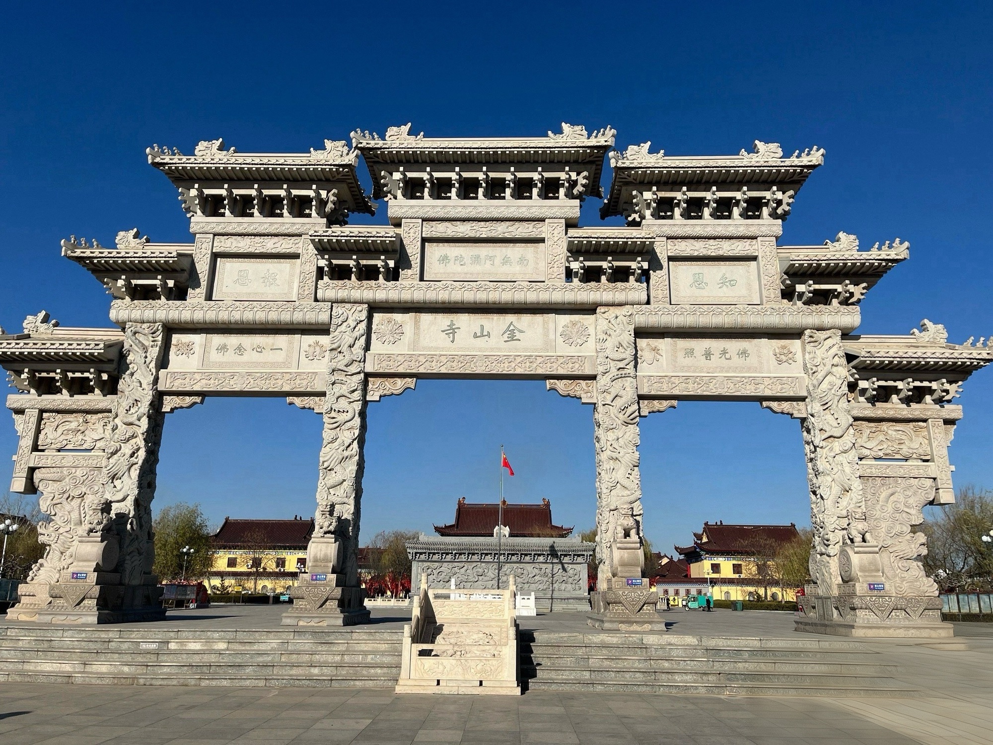 海岛金山寺景区