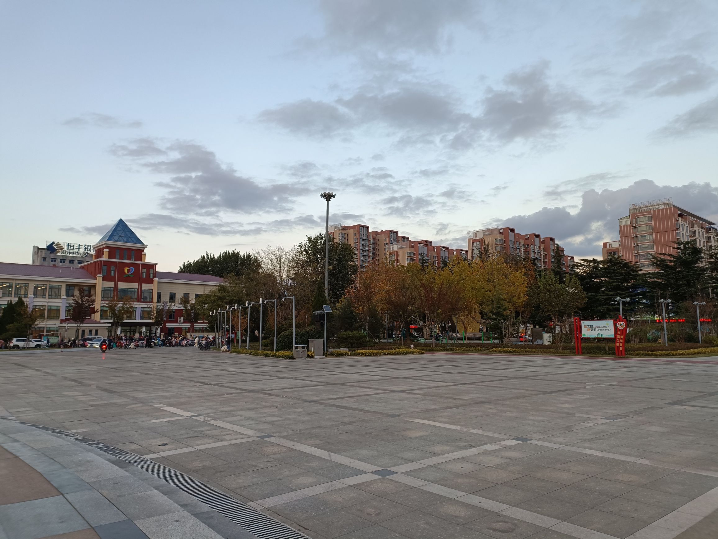 文化广场(民生路)旅行图片 2