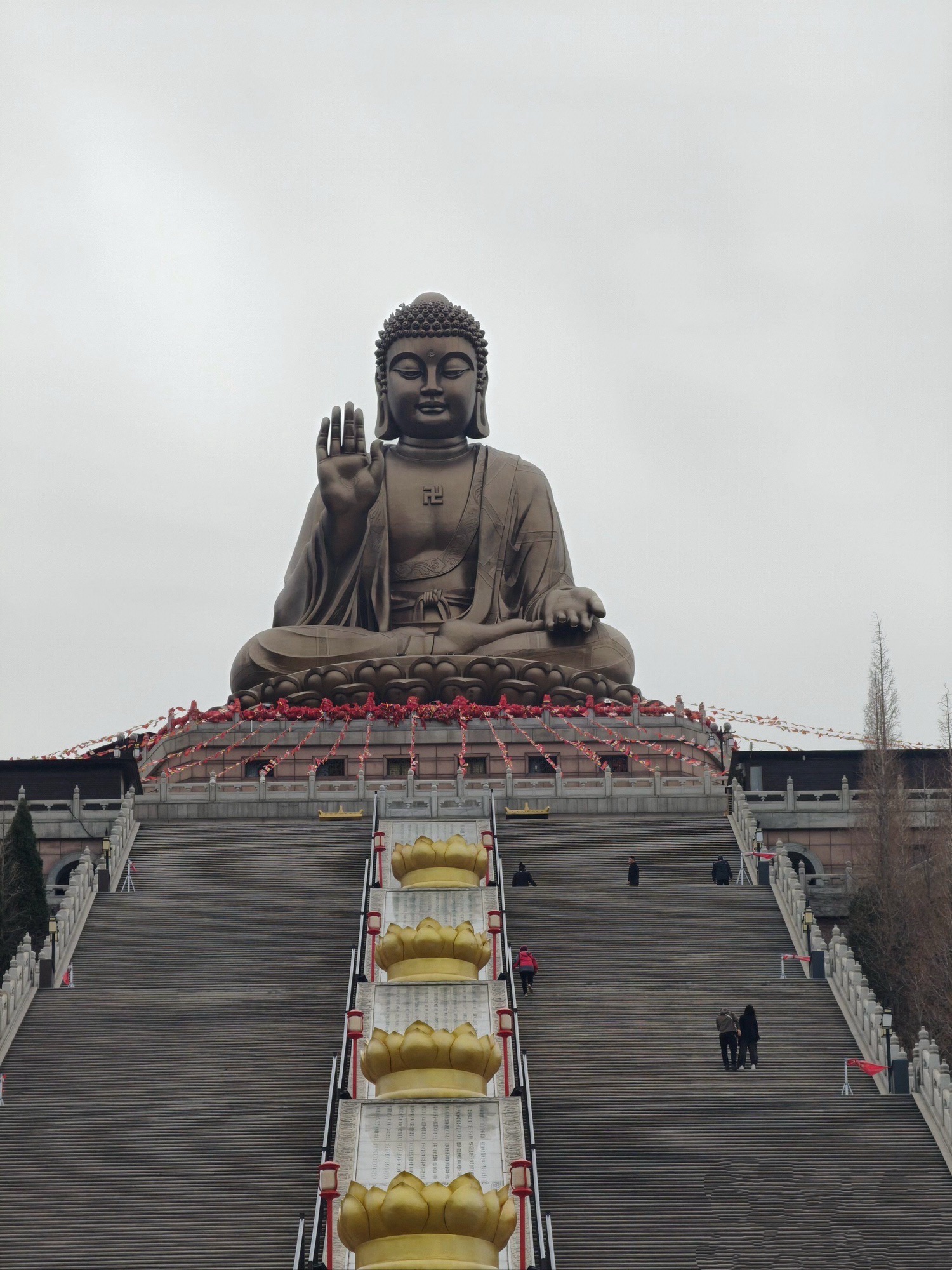 南山旅游景区南山大佛