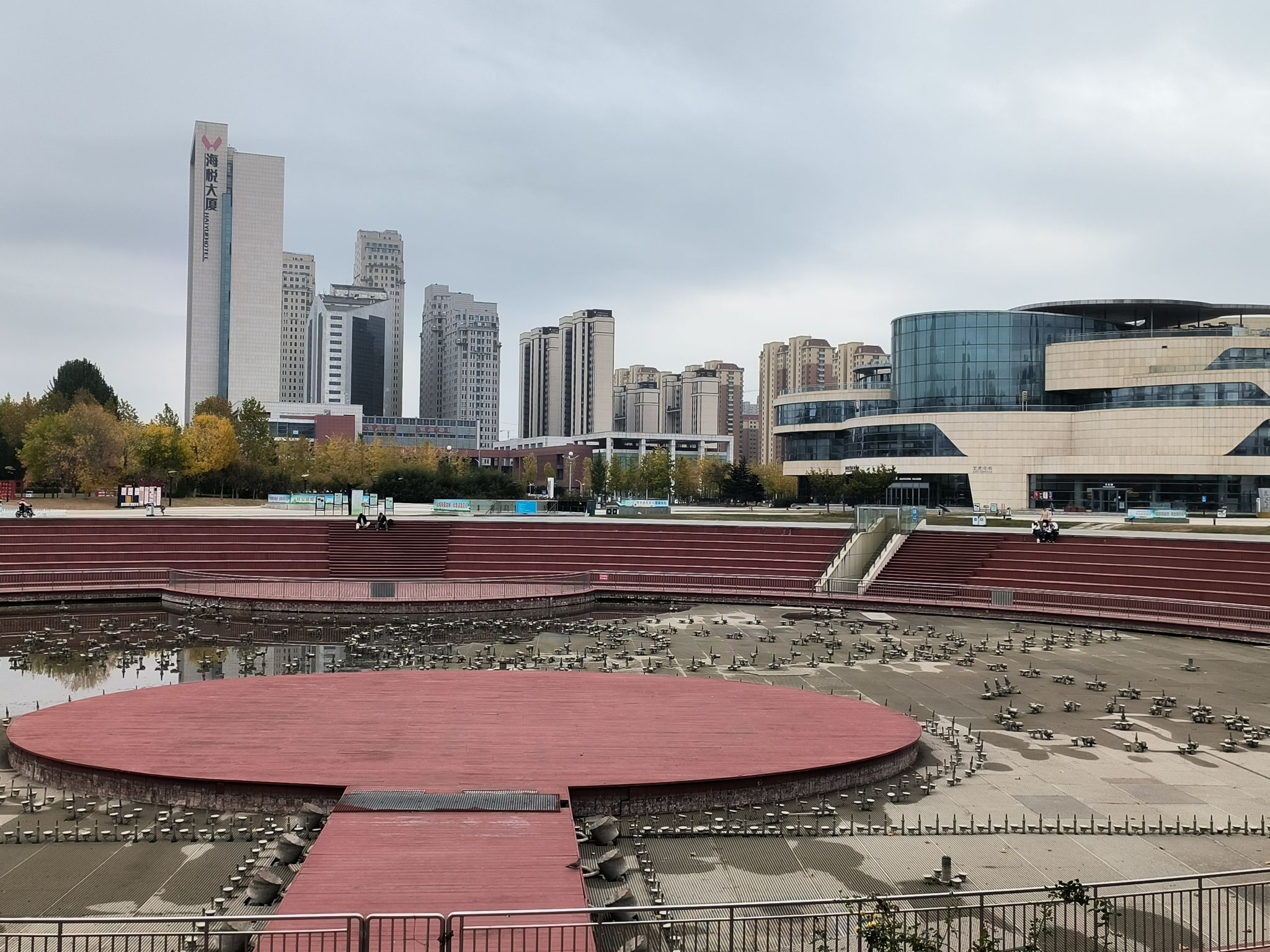 烟台五彩文化广场