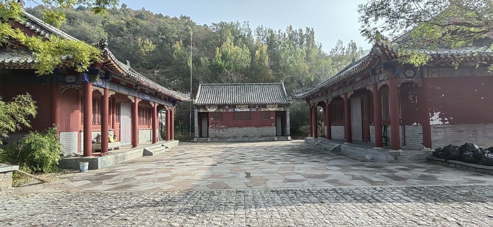 艾山庙实景照片