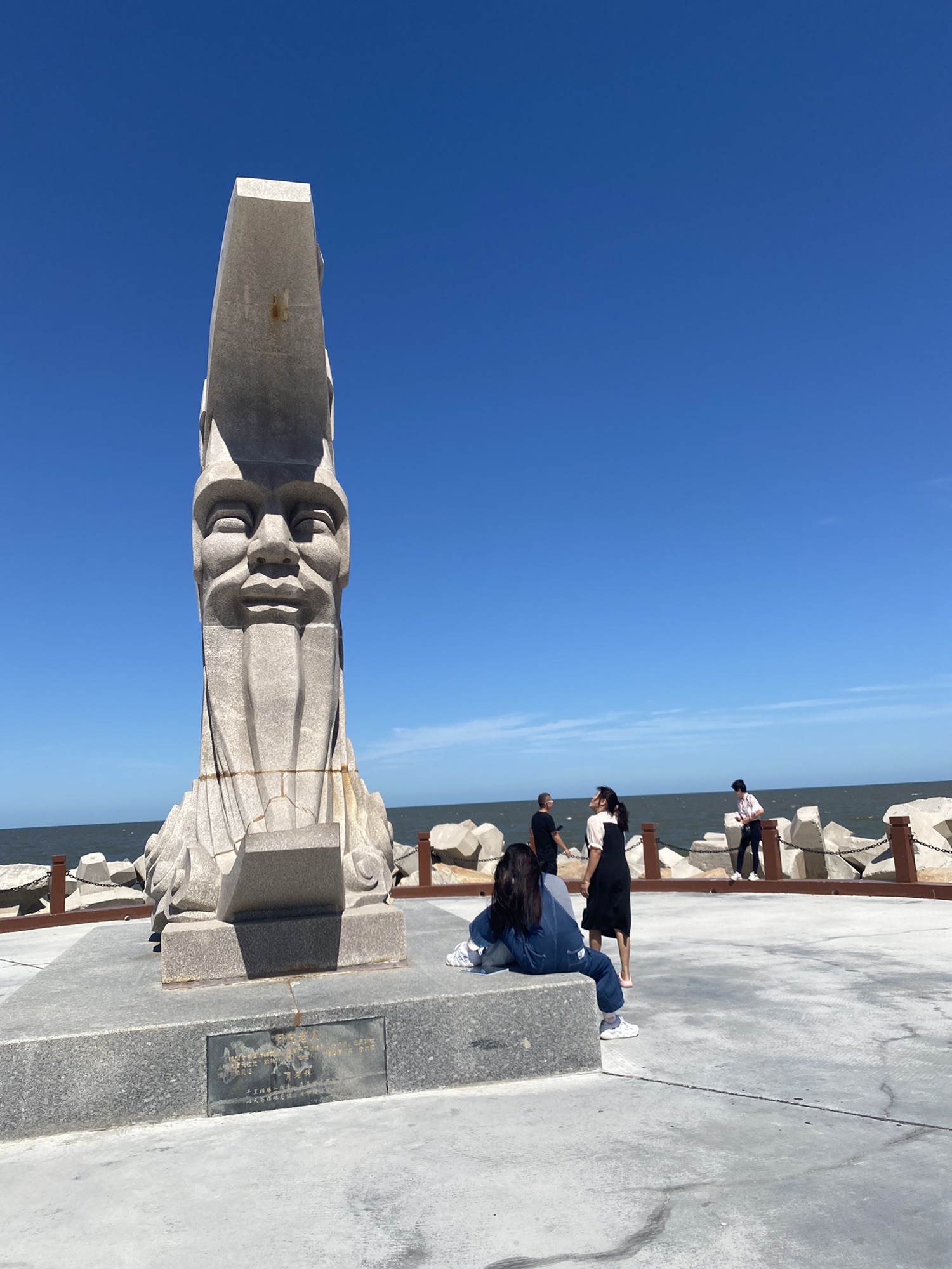 月亮老人广场旅行图片 2