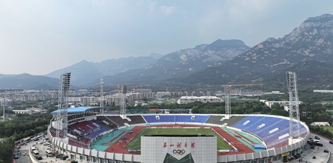 泰山体育场