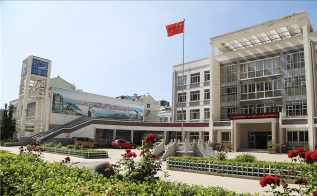 岳峰小学