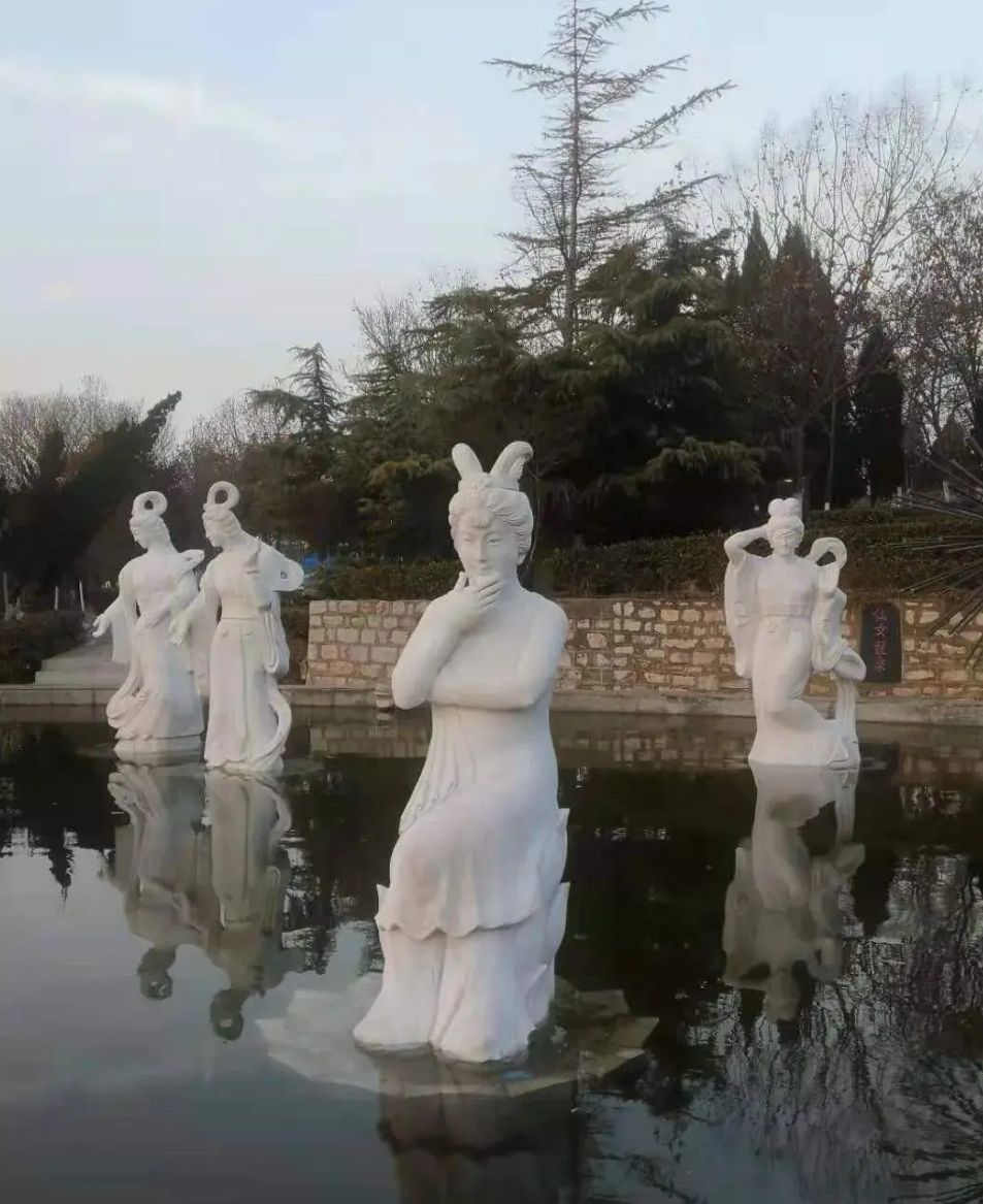 莲花山广场旅行图片 3