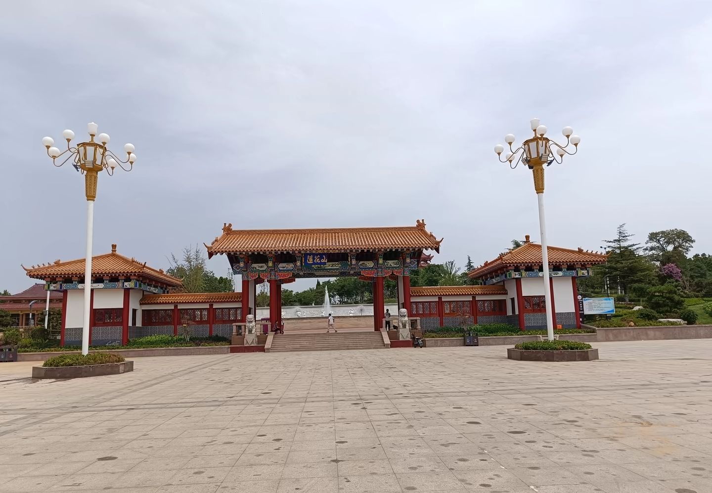 莲花山广场旅行图片 2