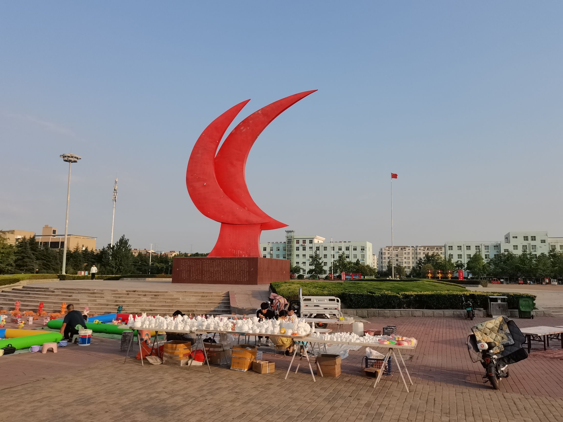 月亮湾广场旅行图片 1