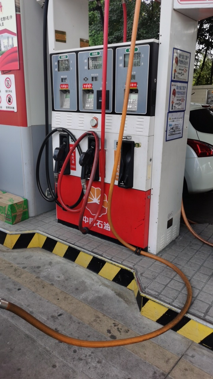 中国石油杏花加油站