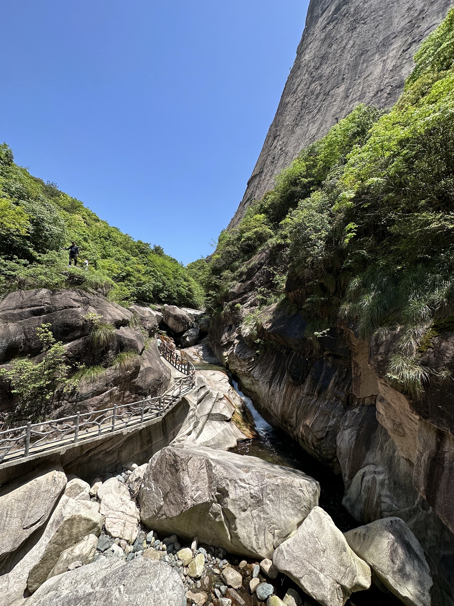 鄣山大峡谷风景区