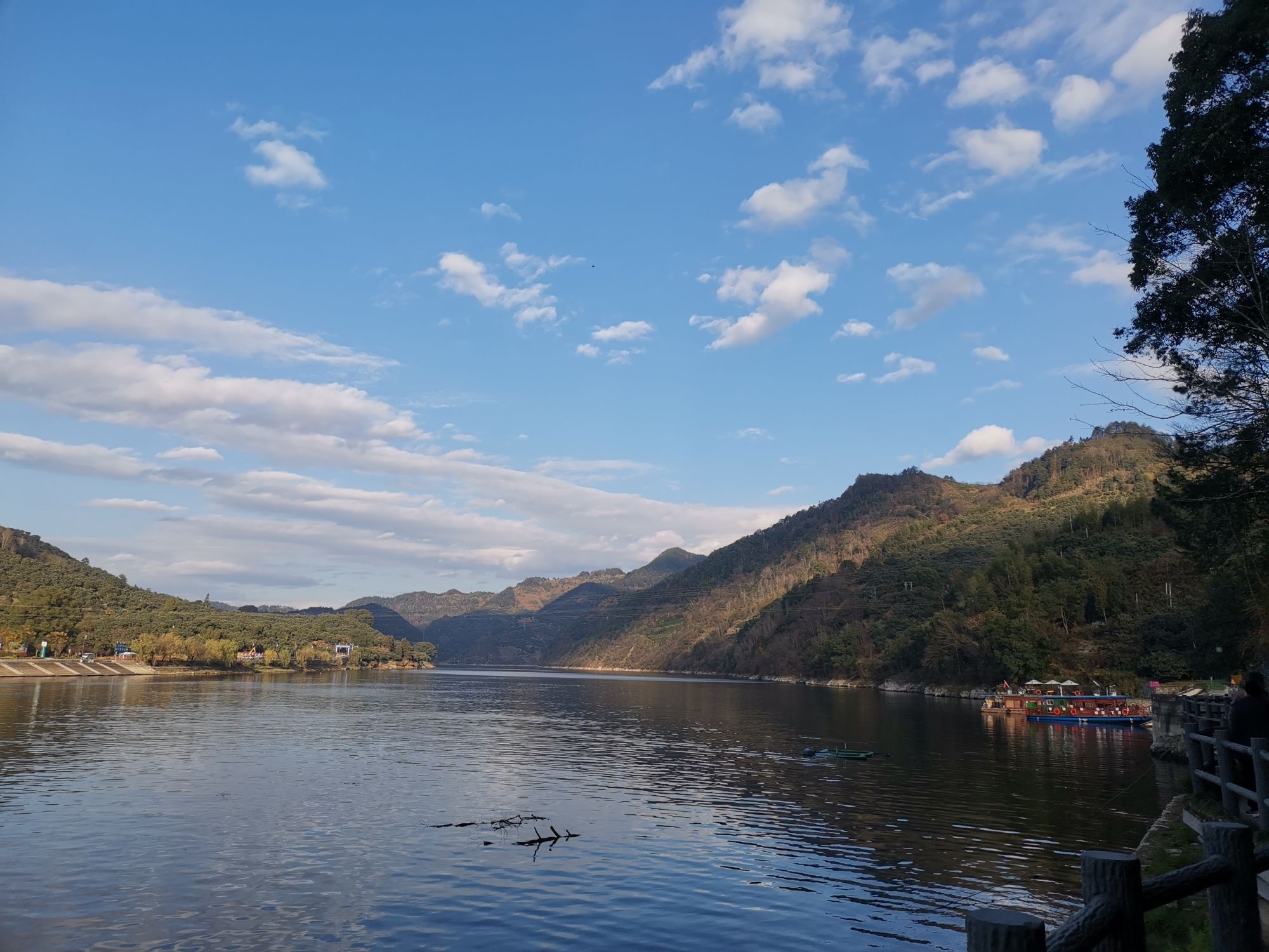 新安江山水画廊风景区旅行图片 3