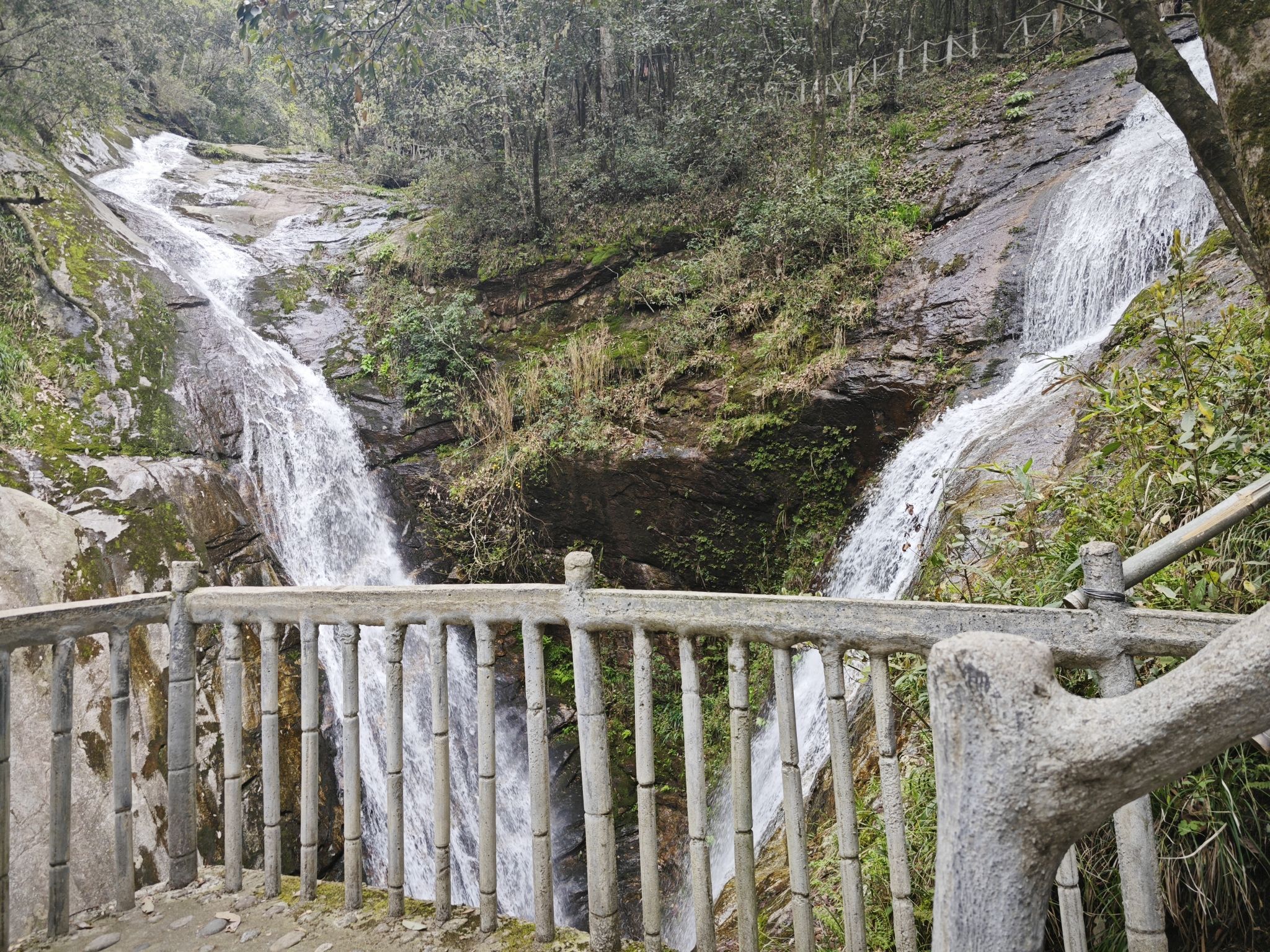 燕子河大峡谷旅行图片 3