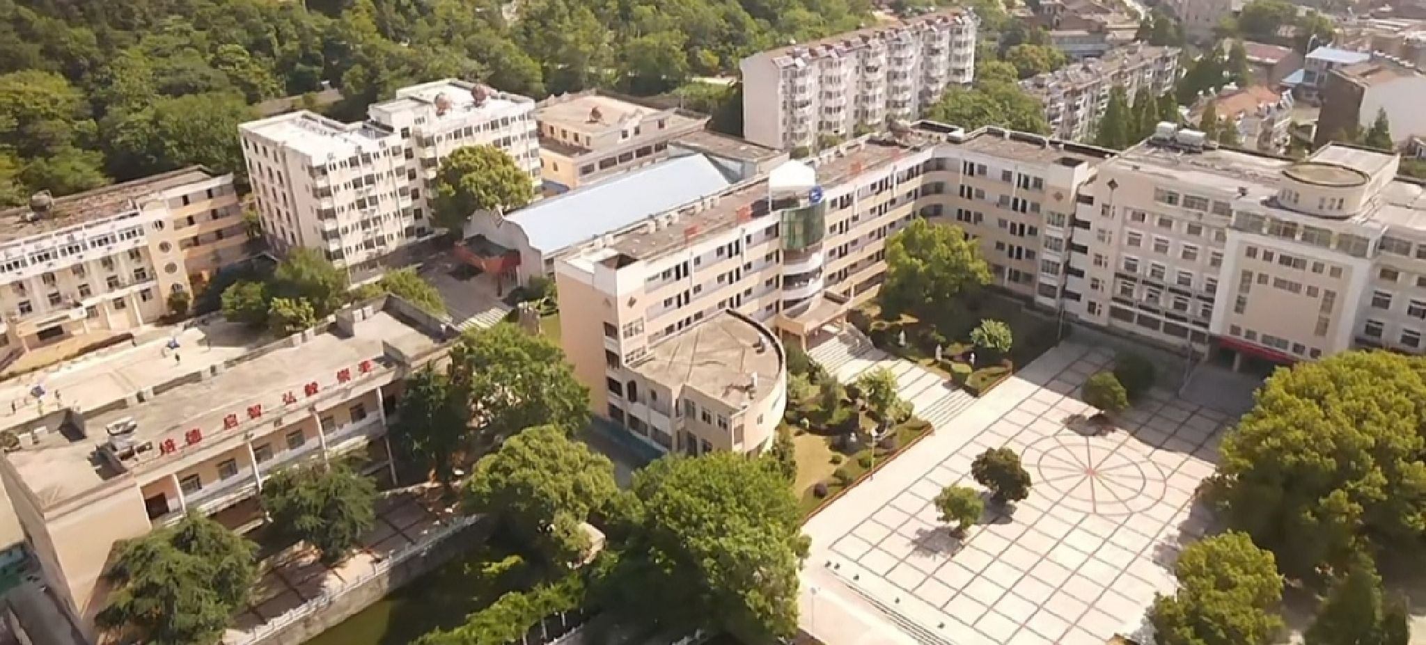 安徽省庐江白山中学