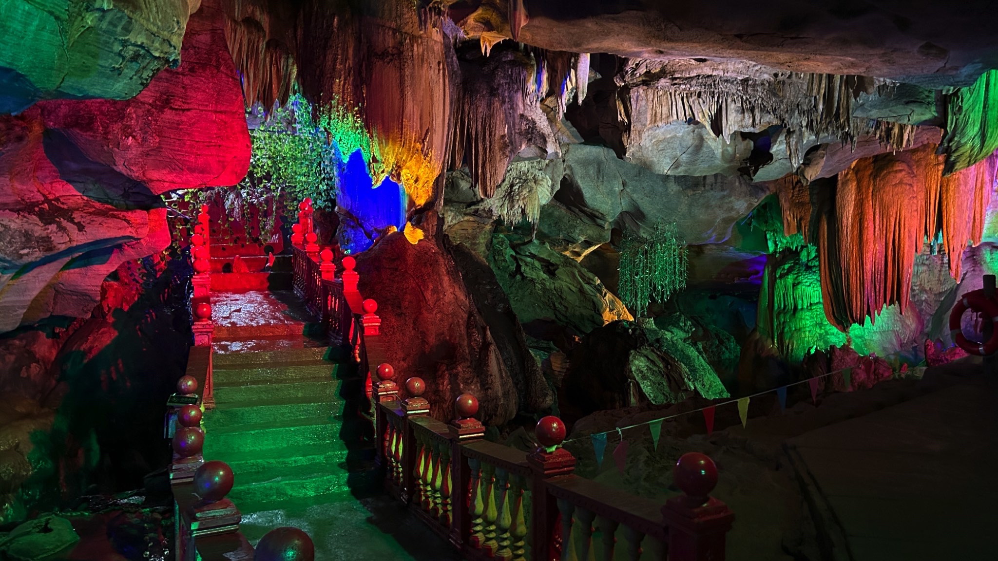鱼龙洞风景区旅行图片 1