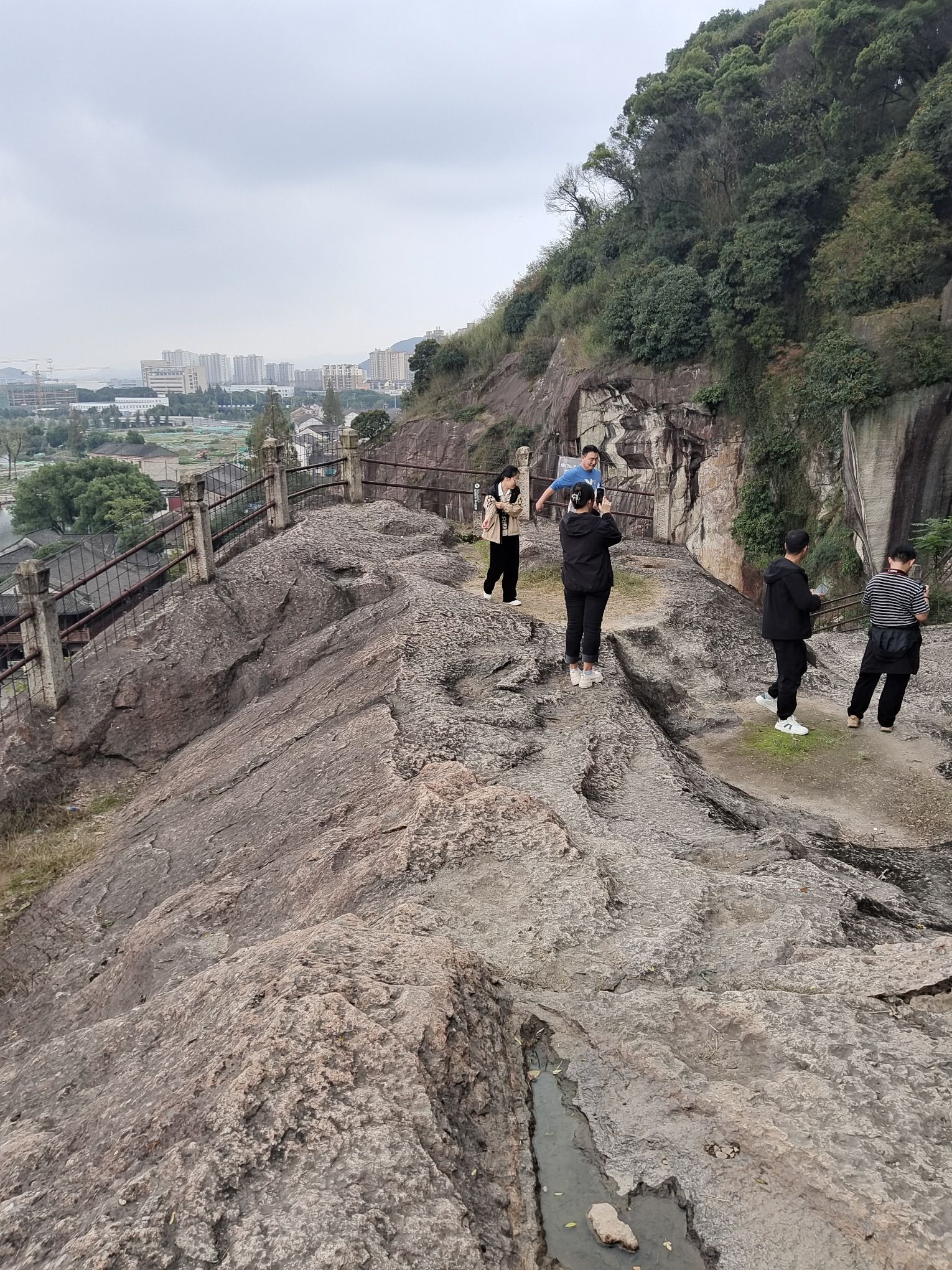 绍兴东湖风景区旅行图片 3