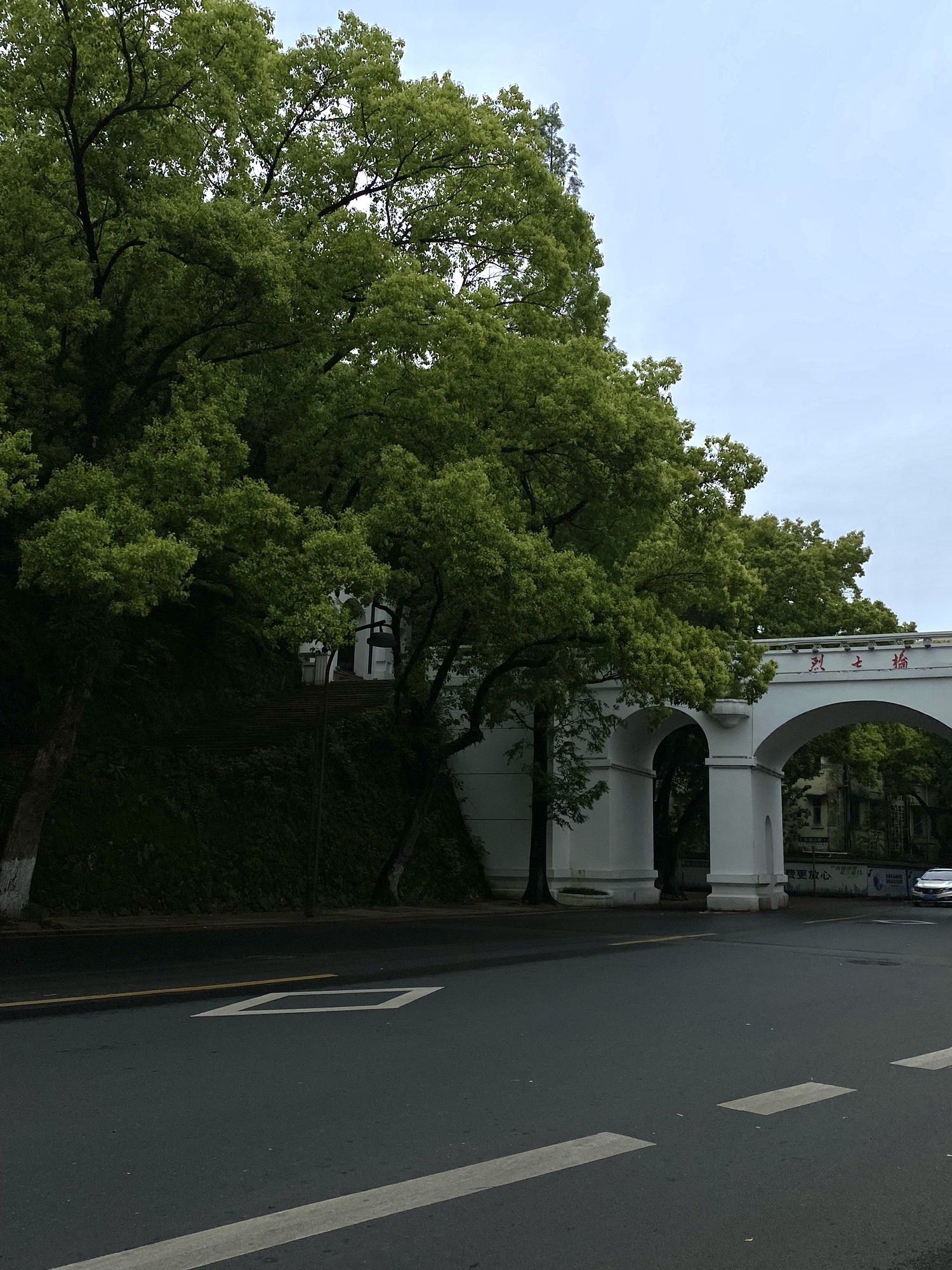 解放一江山战斗烈士墓道旅行图片 2