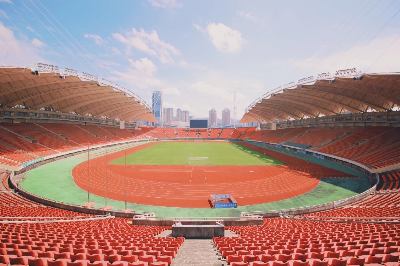 义乌市梅湖体育中心体育场