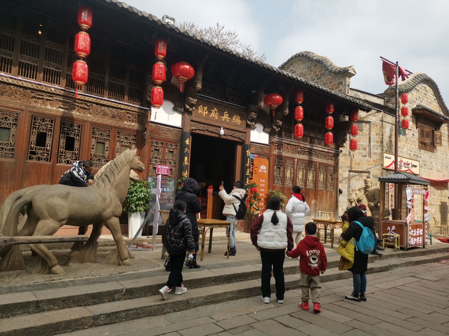 富有门旅行图片 1