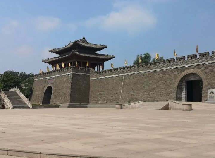 东阿广场旅行图片 1