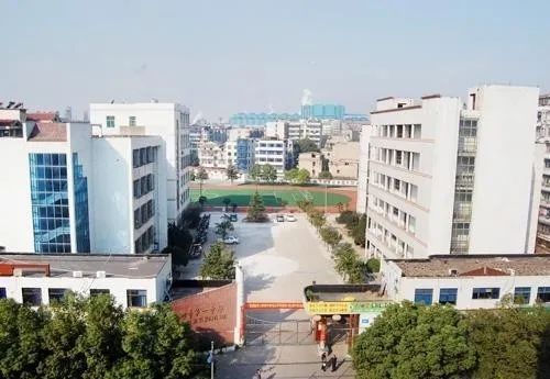 鄂州市第一中学
