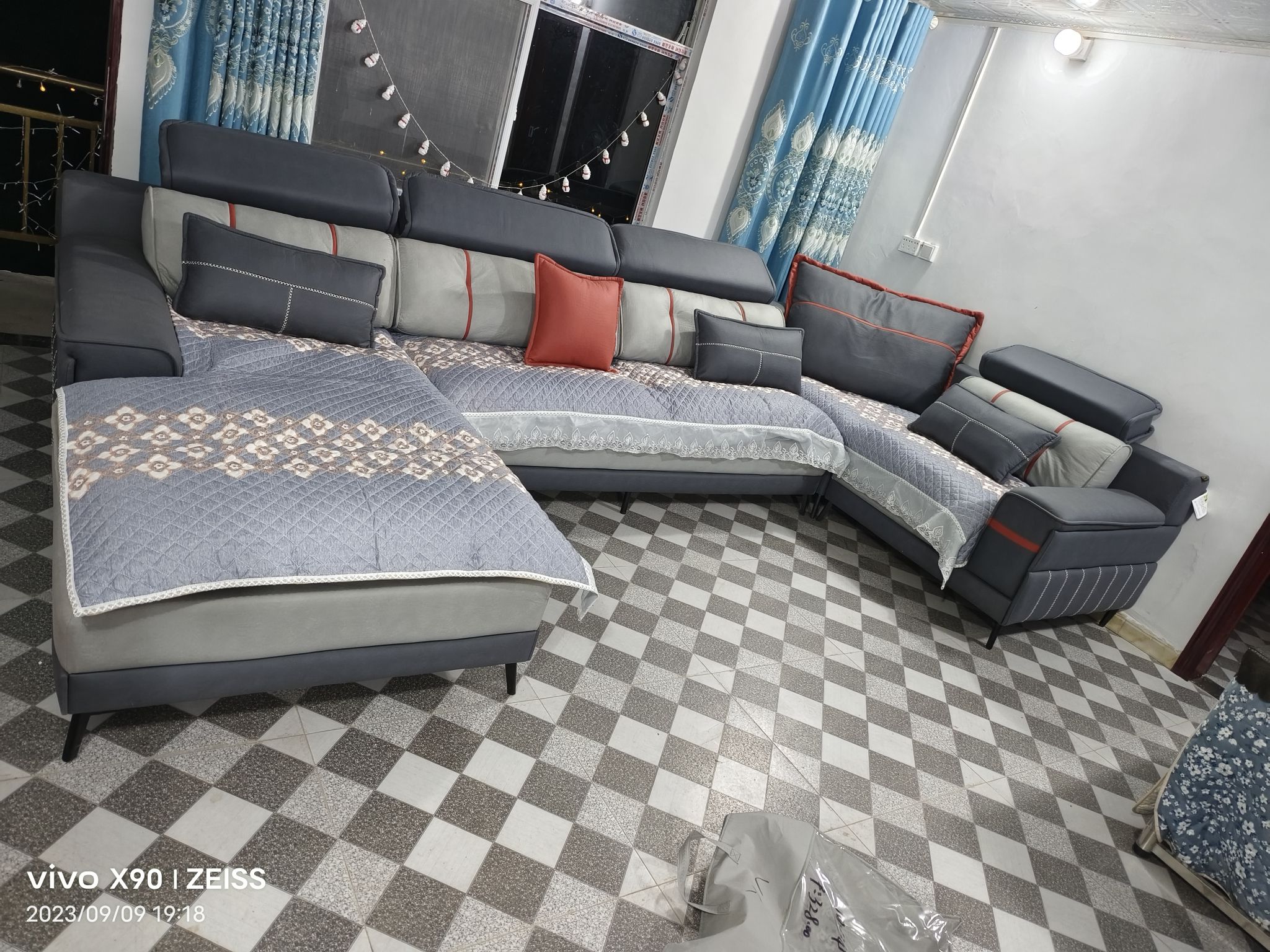 革新家具仓库