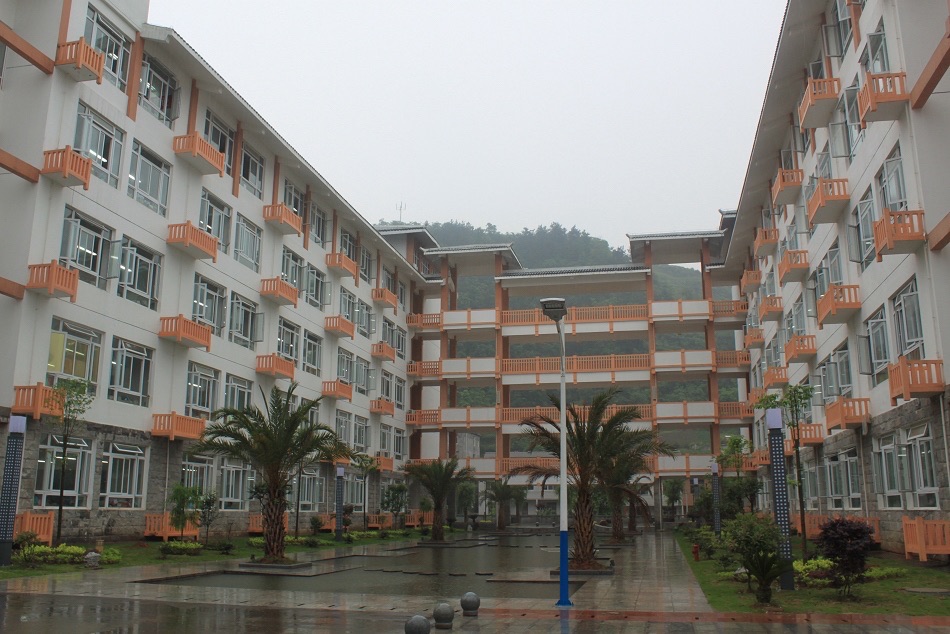 恩施市第三高级中学