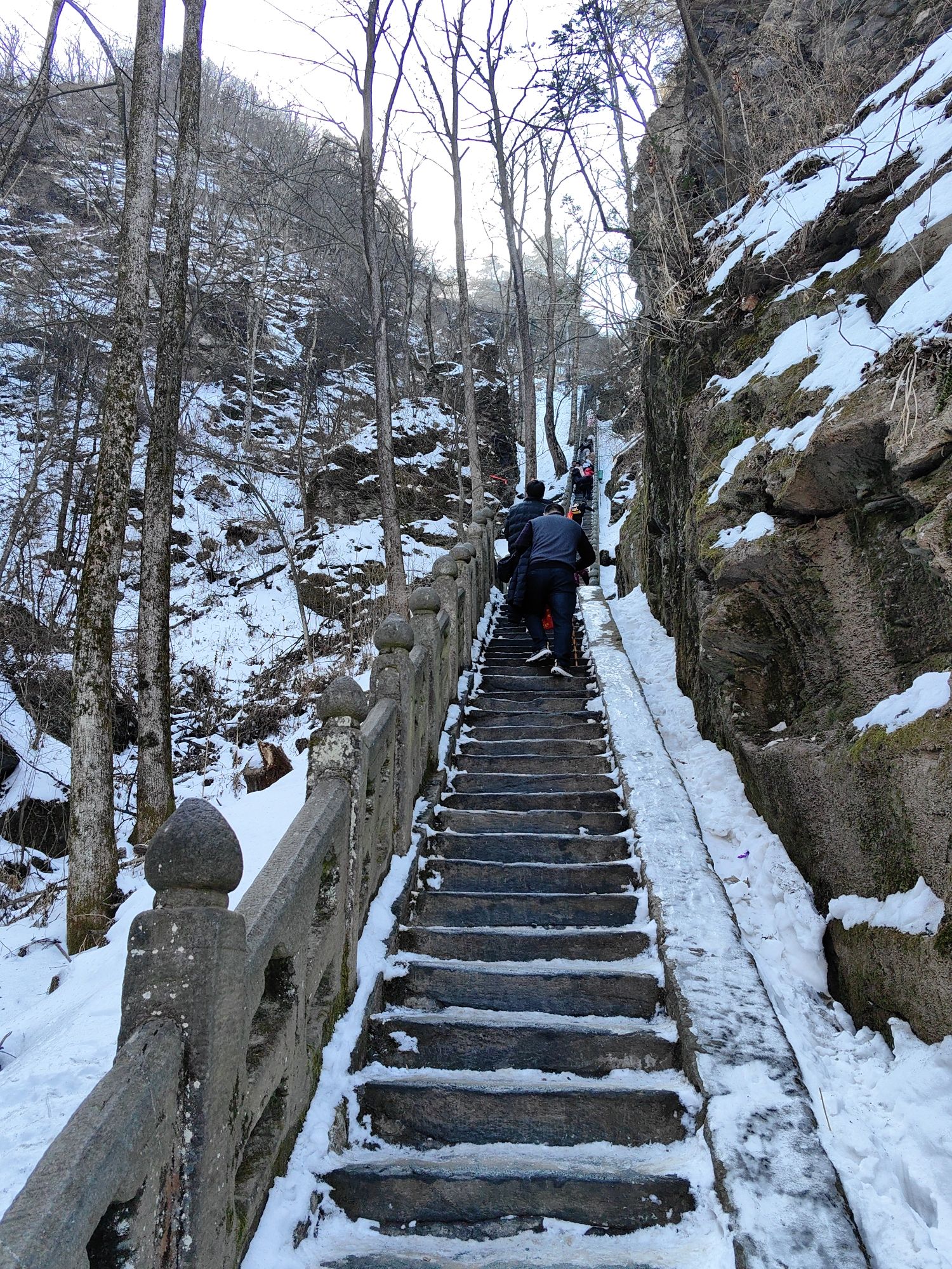 武当山风景区-黄龙洞