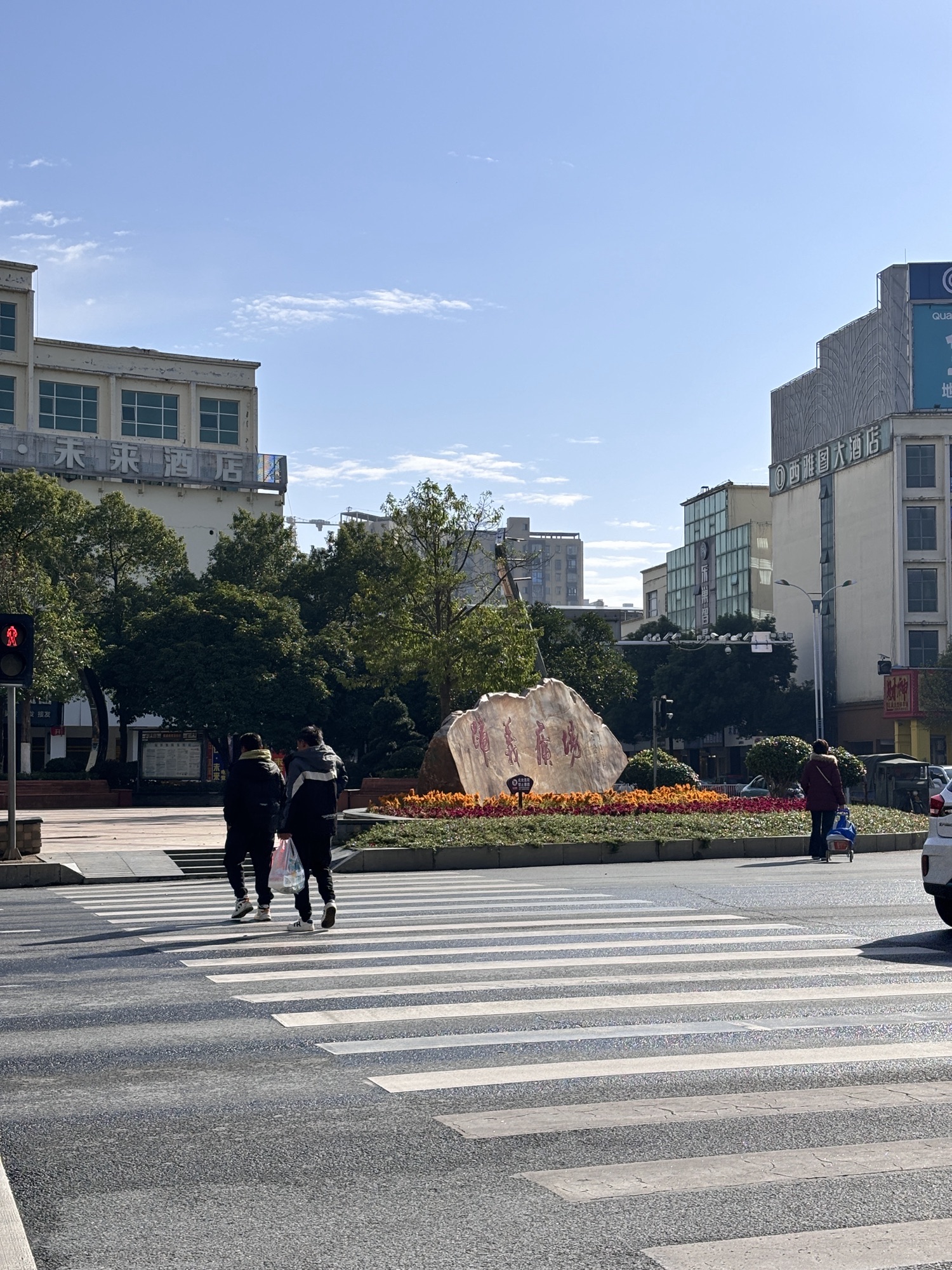 归义广场旅行图片