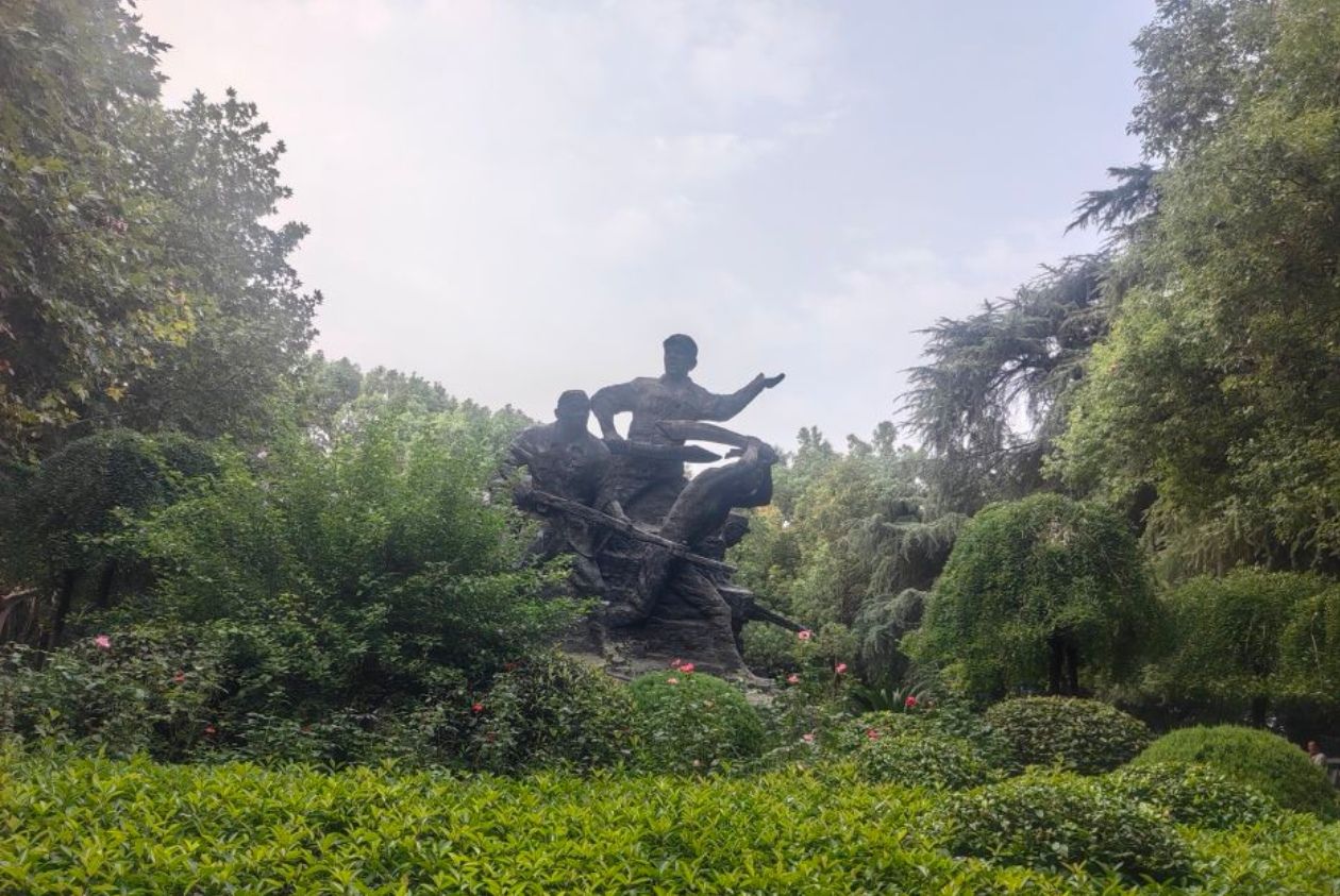 岳屏广场旅行图片 2
