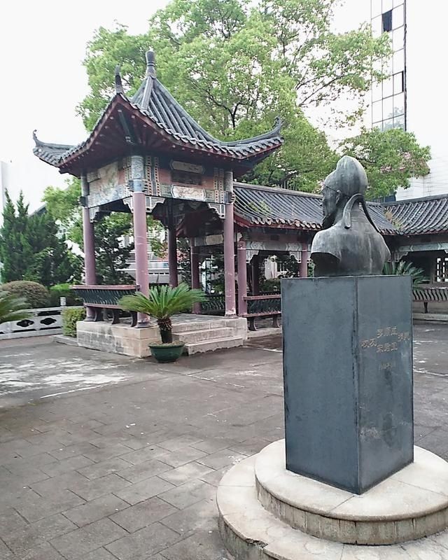 杜甫墓(不对外开放)旅行图片 1