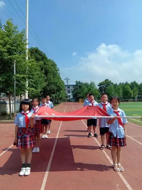 张家界天门小学