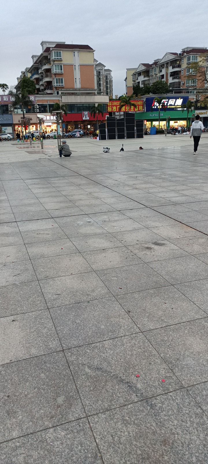 荷塘中心广场旅行图片 1