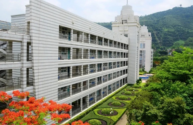 深圳市宝安第一外国语学校