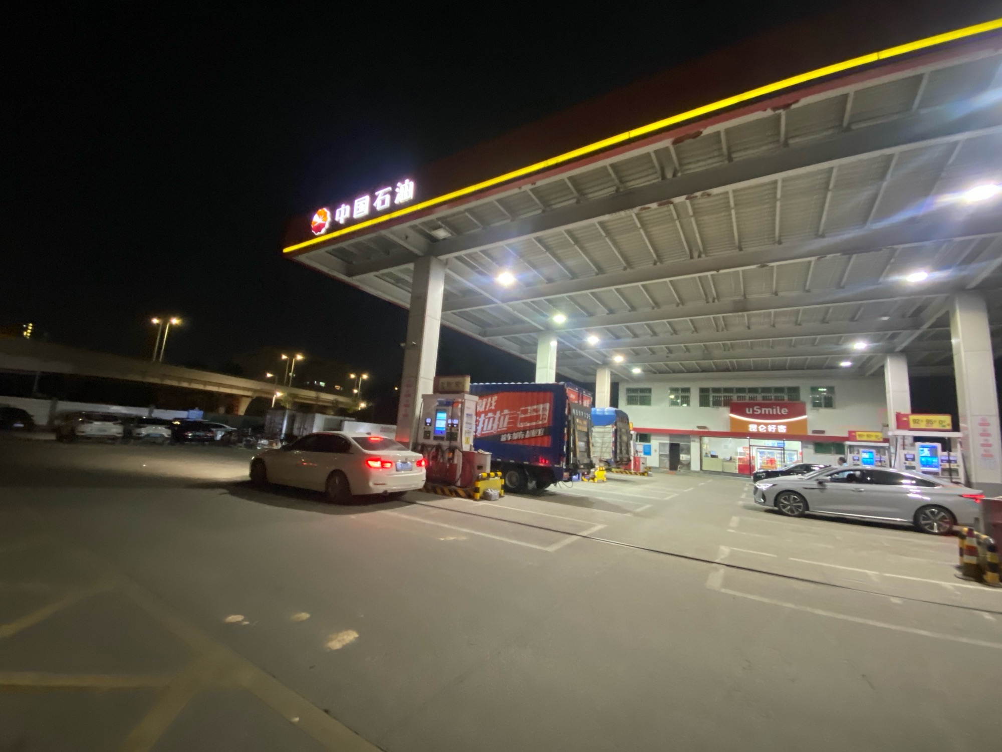 中国石油中胜加油站